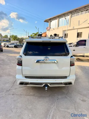 jeepetas y camionetas - 2010 Toyota 4Runner SR5 4x4 de 3 Fila Kit de Lexus  6