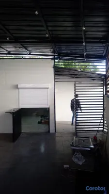 oficinas y locales comerciales - Local en Alquiler | 95 m² | Mirador Norte, primer nivel. 2
