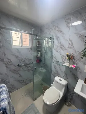 apartamentos - vendo renacimiento segundo nivel con terraza  tres habitaciones com su baño dos 12