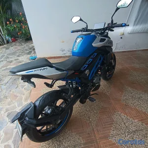 cómo nueva CF MOTO 300 NK215.000 pesos