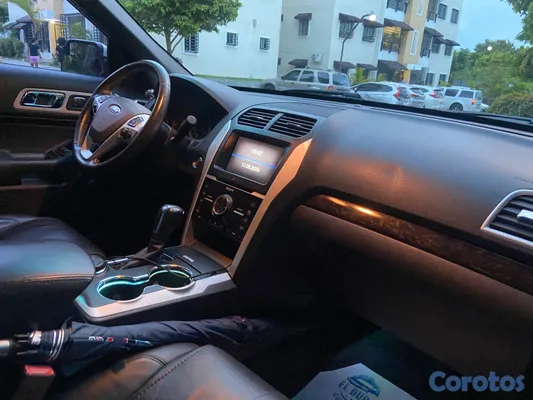 jeepetas y camionetas - Ford Explorer 2015 10