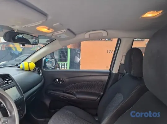 carros - Nissan Versa 2019 Americano en Venta 10