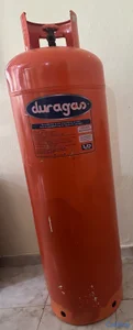 tanque de gas de 100 libras, casi nuevo de poco uso 