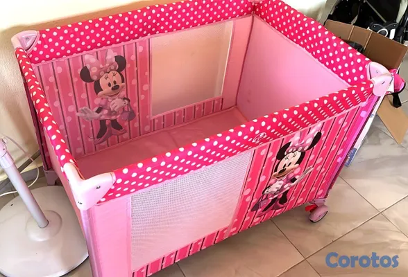muebles - Corral rosado de bebé semi-NUEVO 2