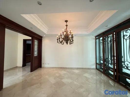 casas - casa en Cacicazgos  en alquiler de de 4 hab y piscina US 5,800 4