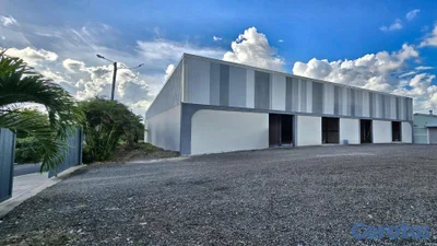 Nave industrial en alquiler Pedro Brand: 4 naves, 1,348 m2