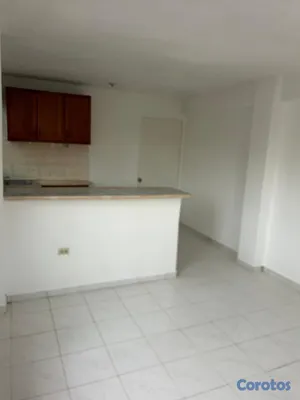apartamentos - APARTAMENTO EN ALQUILER – ENSANCHE QUISQUEYA. 3er nivel.
 3