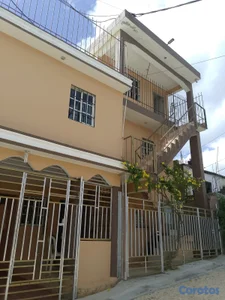 CASA DE 3 NIVELES EN VENTA – KM 20, SANTO DOMINGO 