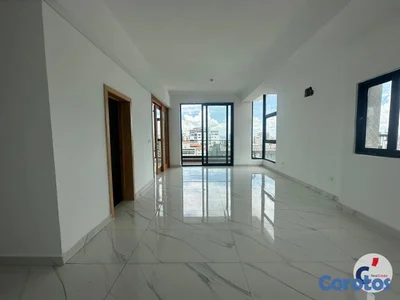 Amplio apartamento con estudio en el sector Pianti