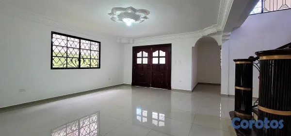casas - Alquilo casa clásica en excelentes condiciones en Corales del Sur 5