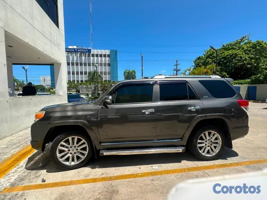jeepetas y camionetas - Toyota 4Runner SR5 | 3 Filas | Piel | Sunroof | Ex 3