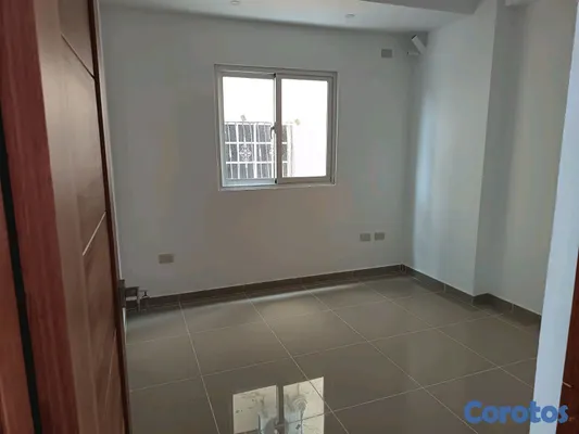 apartamentos - vendo apartamento 130 n2  3 habitaciones planta full  en respaldo los tres ojos  4