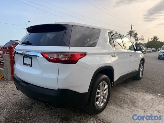 jeepetas y camionetas - 2021 CHEVROLET TRAVERSE LT  3