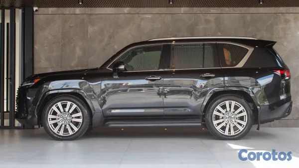 jeepetas y camionetas - Lexus LX 600 VIP 2026 3
