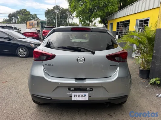 carros - Mazda 2 touring 2021  8