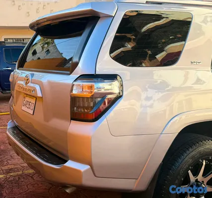 jeepetas y camionetas - Toyota 4runner sr5 2020 10