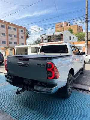 jeepetas y camionetas - Toyota Hilux SRV 2025 4