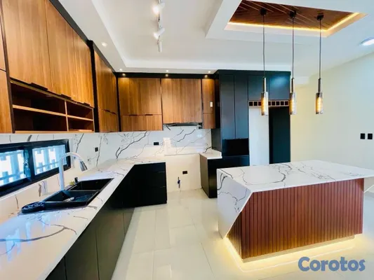 casas vacacionales y villas - CASA FAMILIAR EN VENTA EN LA ROMANA, EN UN RESIDENCIAL EXCLUSIVO 
 2