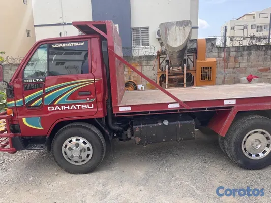 jeepetas y camionetas - se vende Camión Daihasut Delta en Santiago 3