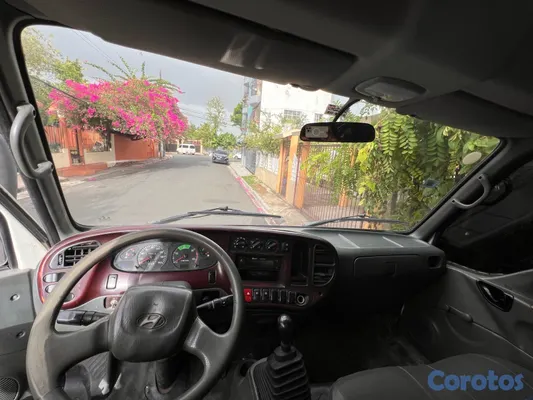 camiones y vehiculos pesados - vendo o traspaso Hyndai HD 65 9