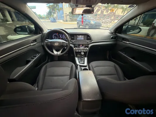 carros - Hyundai Elantra SE 2020 5