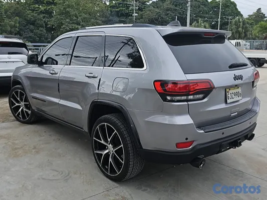 jeepetas y camionetas - Jeep Grand Cherokee Ladero 2014
 4