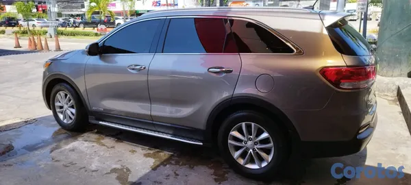 jeepetas y camionetas - Kia Sorento 2018 3