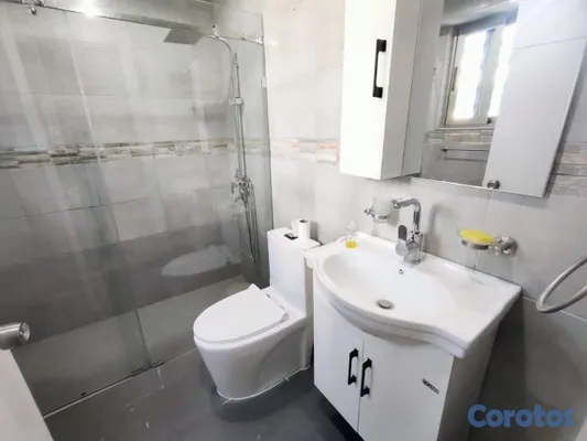 apartamentos - vendo Evaristo Morales tercer nivel tres habitaciones con su baño dos parqueos  3