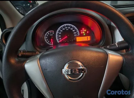 carros - Vendo Nissan Almera año 2022 casi nuevo 7