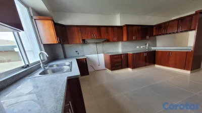 Apartamento en venta en el Sector El Condado, de 3 habitaciones