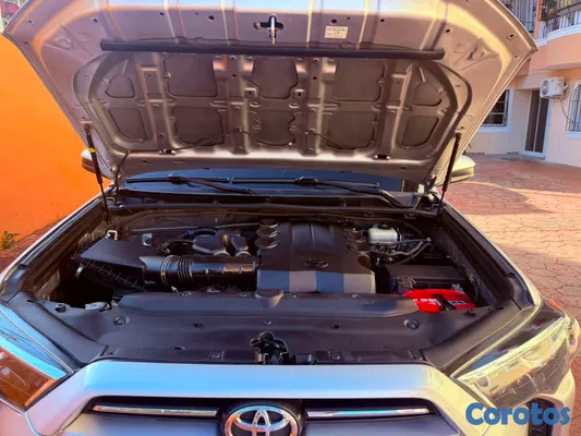 jeepetas y camionetas - Toyota 4runner sr5 2020 5