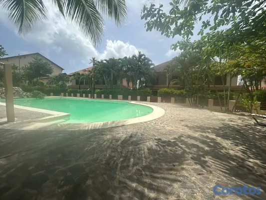 casas vacacionales y villas - vendo Villa las terrenas 4 habitaciones tres baños parqueos a solo pasos de la p 3