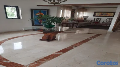 VENDO Edificio en LAS PRADERAS