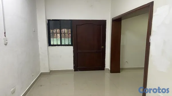 oficinas y locales comerciales - Alquilo local comercial en Gascue, 1er nivel 3