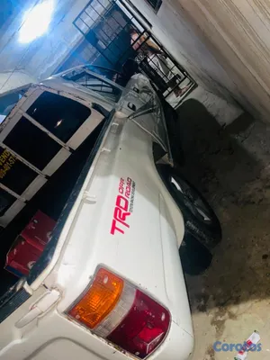 jeepetas y camionetas - vendo camioneta Toyota hilux  pecio $395 negociable  7