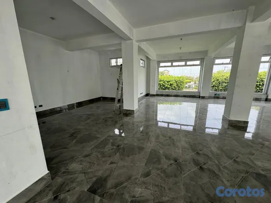 oficinas y locales comerciales - Local en alquiler 3