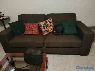 Un juego de 2 sofas