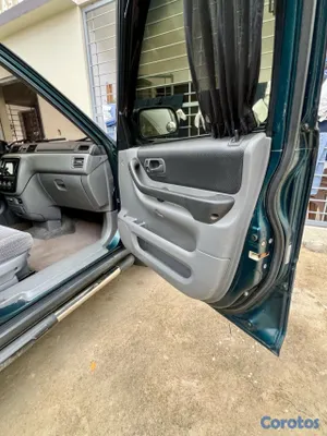 jeepetas y camionetas - vendo honda  Crv año98 excelentes  condiciones negociable  13