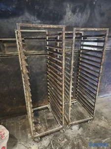 Carros de panadería de hierro