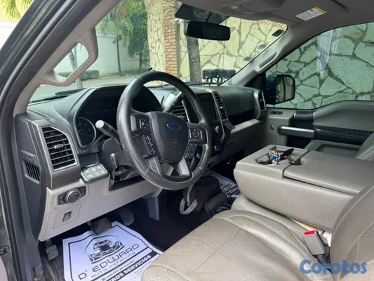 jeepetas y camionetas - Ford F-150 SuperCrew 4x4 — Motor 5.0L V8 Coyote 2015 Guard Metallic 13