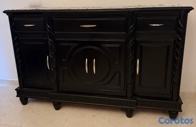 Vendo credenza en caoba 