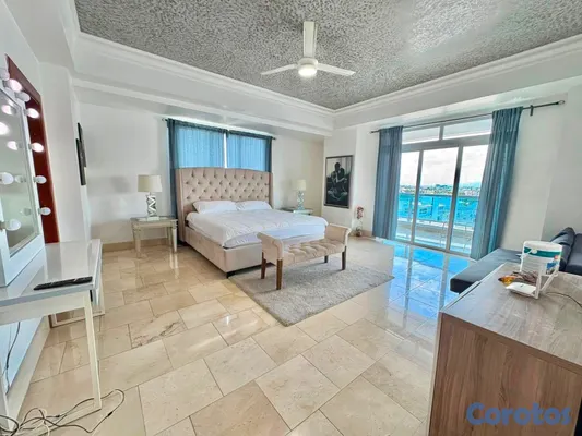 apartamentos - vendo PH Evaristo Morales amueblado 4 habitaciones con baño 3 parqueos terraza  5