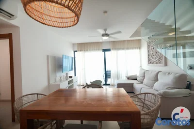 Penthouse Amueblado de 3 Habitaciones en Renta en 