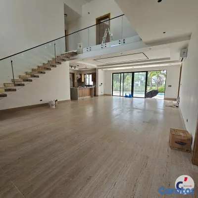 casas - OPORTUNIDAD Moderna y hermosa villa / casa en vent 2