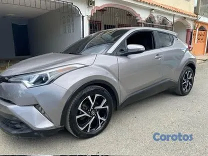 jeepetas y camionetas - Toyota C HR 2018 3