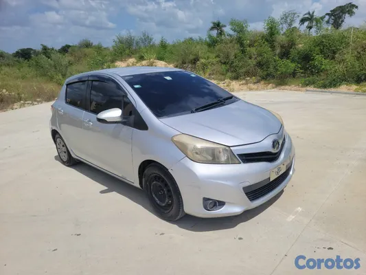 carros - Toyota Vitz 2011 | 4 Cilindros | Caja Nueva 4
