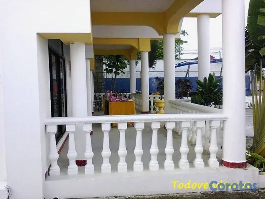 oficinas y locales comerciales - SE VENDE Primer Nivel LOCAL COMERCIAL Veron Frente 8
