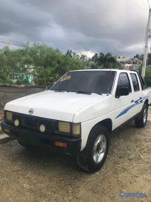 jeepetas y camionetas - De venta camioneta de gasoil Nissan Urvan RD$400,0 3