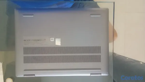 computadoras y laptops - Laptop Lenovo Ryzen 5 8645HS / 16GB RAM / Radeon 760M / 512GB SSD 6