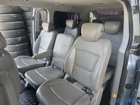 jeepetas y camionetas - HYUNDAI GRAND STAREX 2021 RECIEN IMPORTADA ESTA EN 4